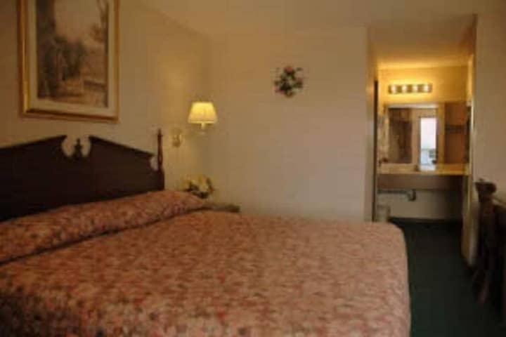 Room 4 of 11